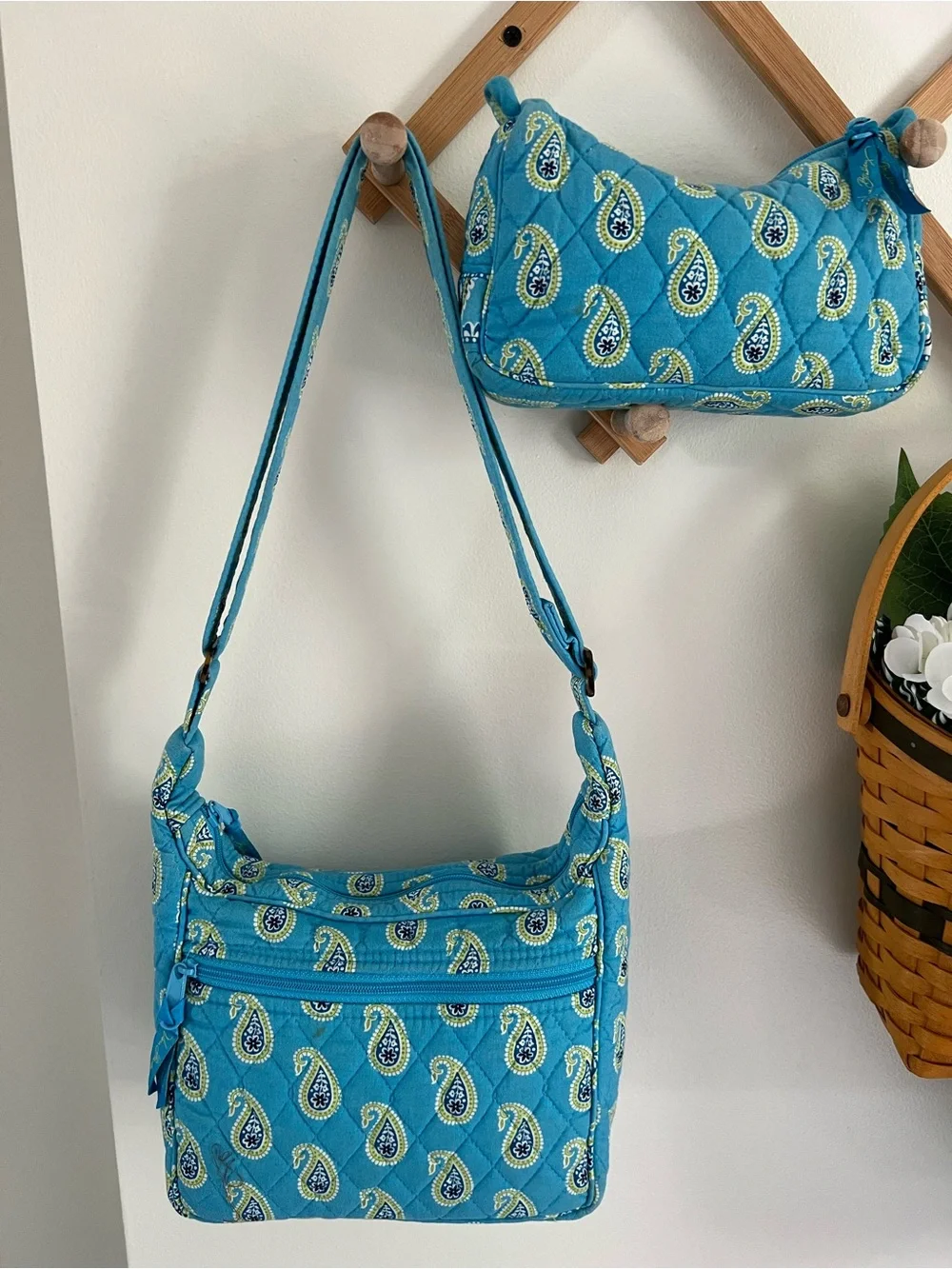 Vera Bradley Bermuda Blue “Spectator” Bag & Pouch